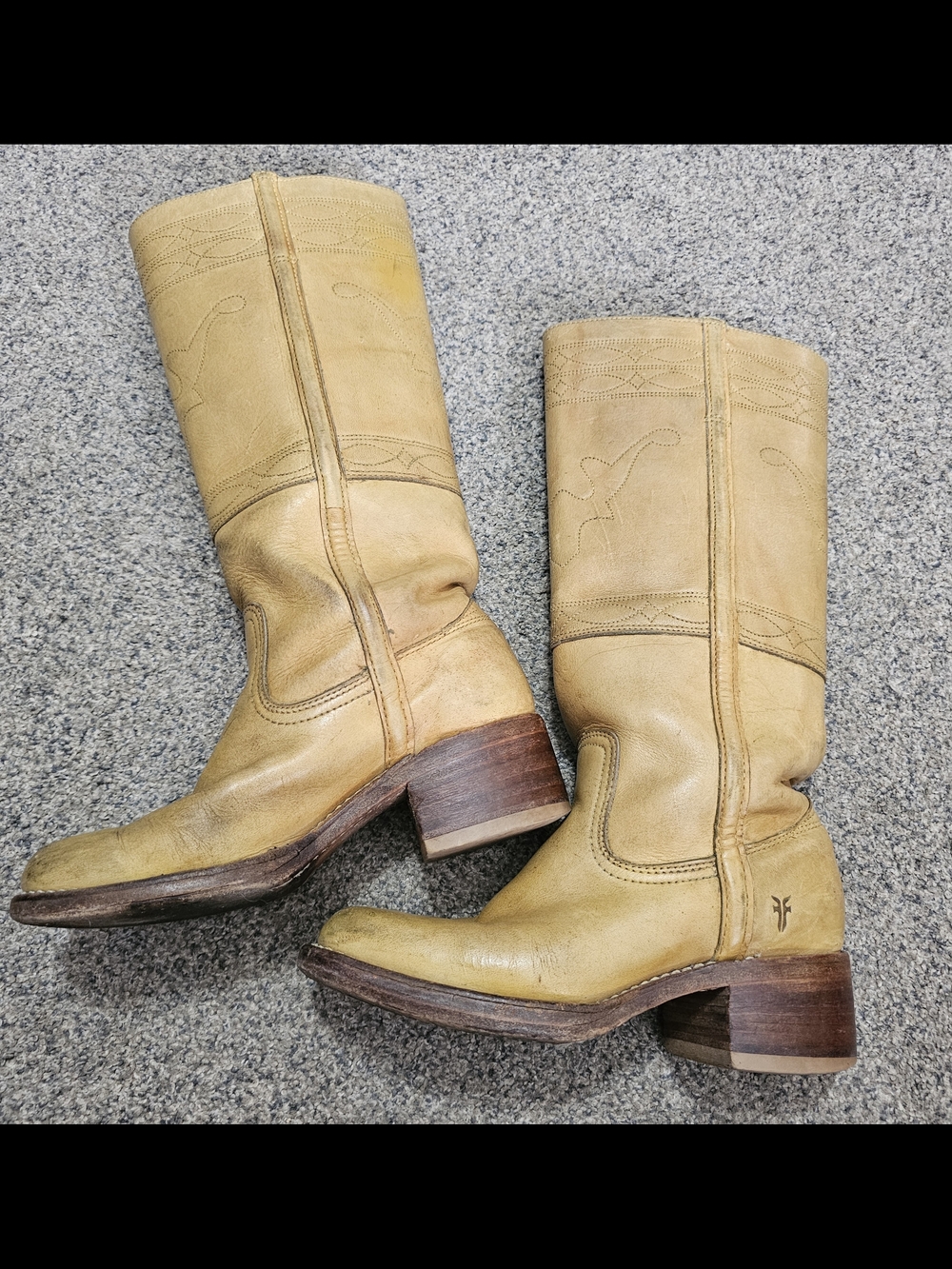The VTG 90s Frye Campus Longhorn Banana Boots in women's size 6.5B